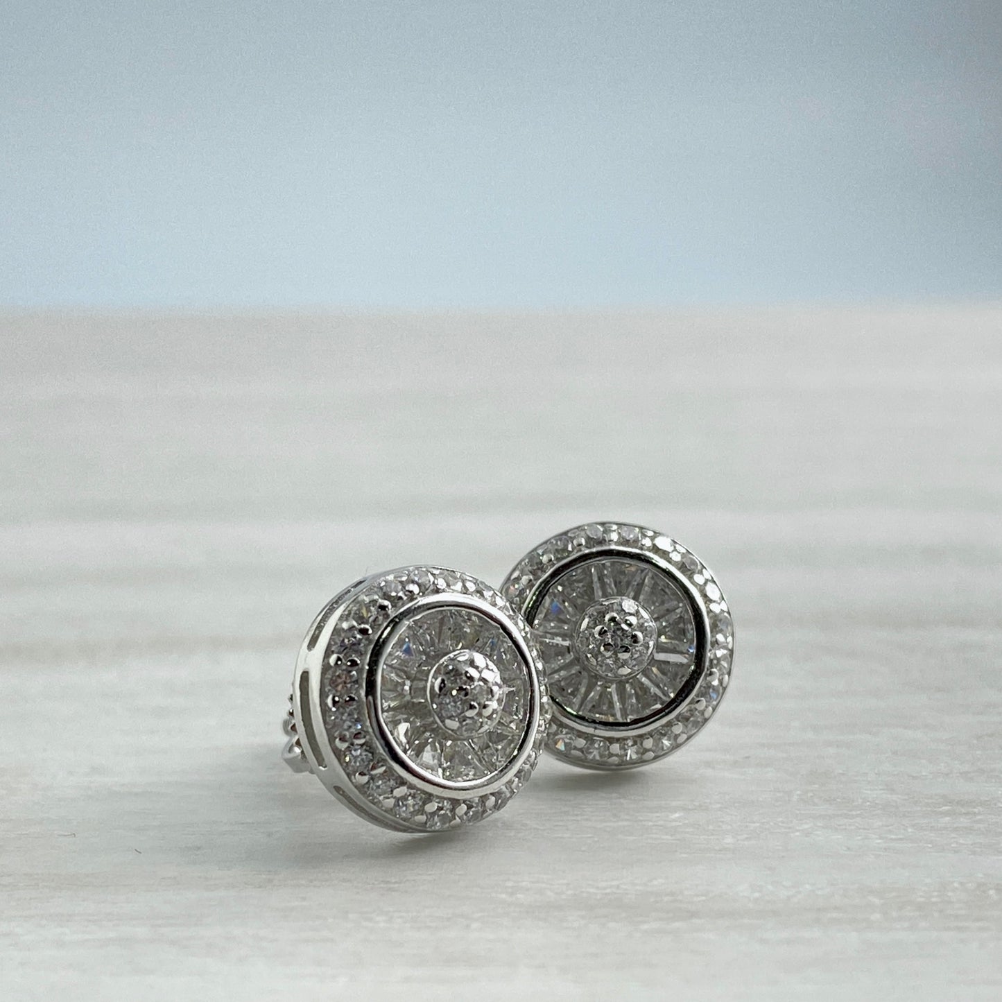 Wheel Baguette Stud